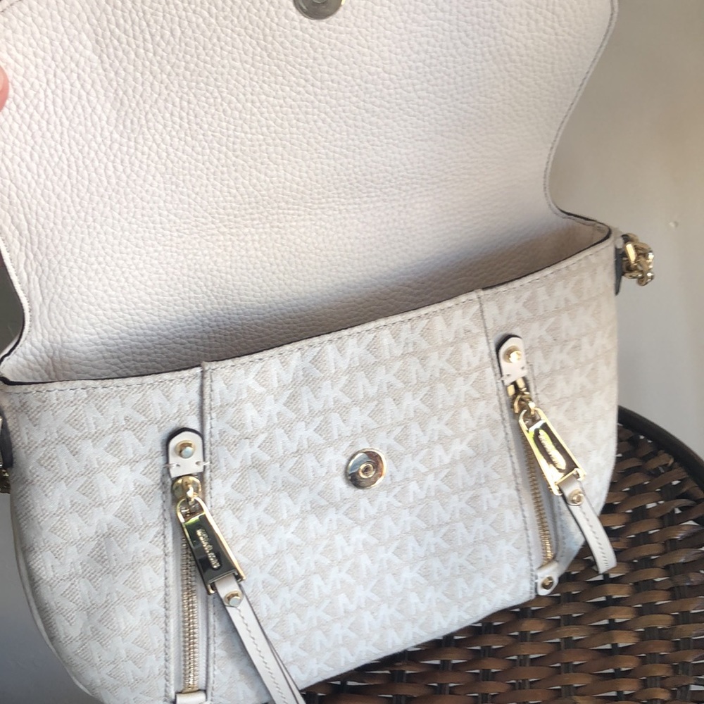 Michael Kors Logo Evie Flap Shoulder Bag Gem